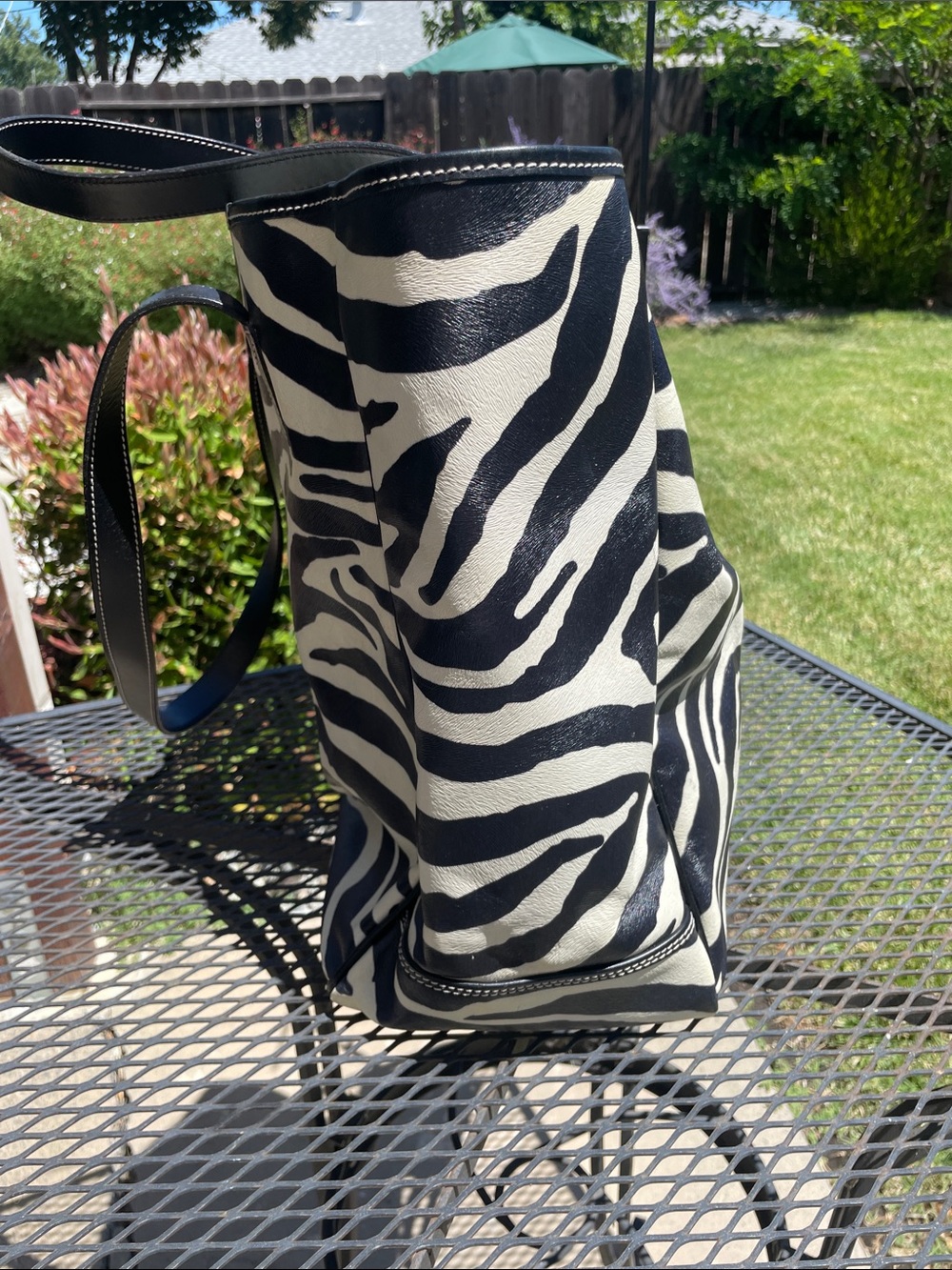 Dooney @ Bourke Large Zebra Print Tote. 18x11x6 HUGE w/ registration card. - Picture 8 of 12